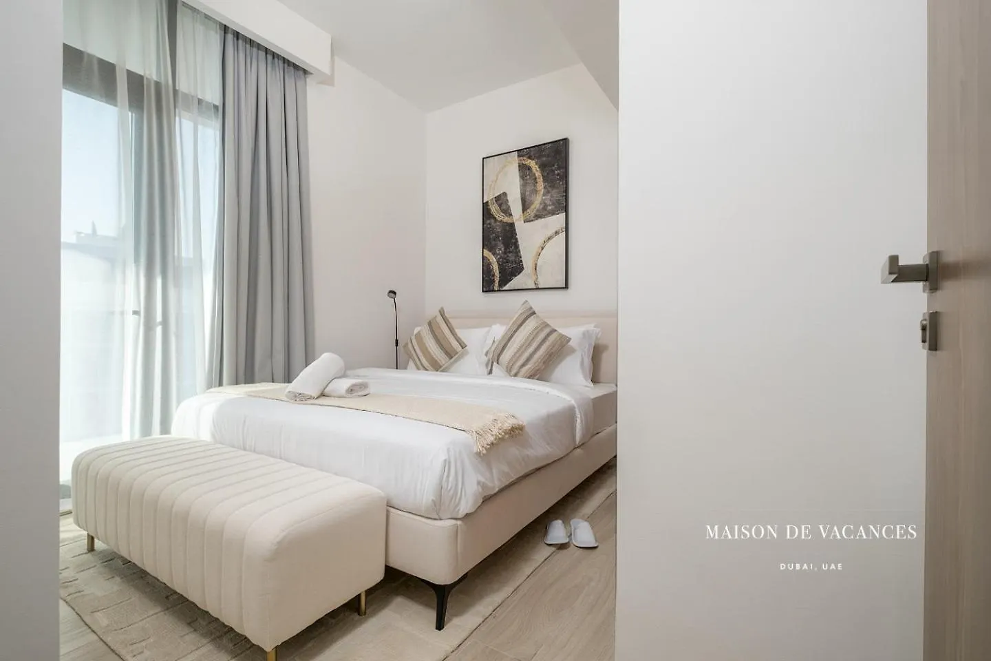 Spacious Corner 1 Bedroom 10Mins From Dubai Mall Apartment